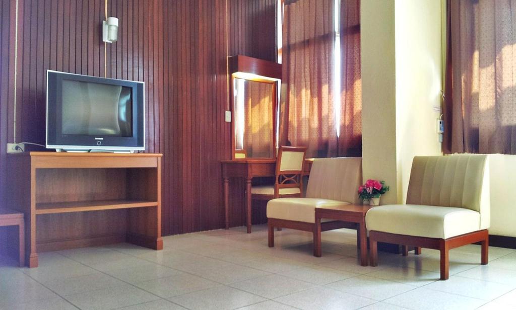 Tapee Hotel Сурат-Тхані Екстер'єр фото